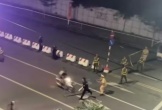 Tạm giữ hình sự về hành vi 'Giết người' 2 đối tượng lao xe vào đại úy CSCĐ