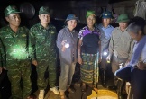 Người dân xã biên giới di dời khẩn trong đêm tránh bão số 5