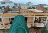 Trường học ở miền Trung tan hoang vì bão số 5