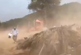 Nghệ An: Lốc xoáy bất ngờ xảy ra ở xã chịu thiệt hại nặng do mưa lũ