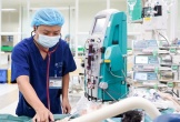 Uống nhầm thuốc diệt chuột treo trong nhà vệ sinh, bé gái 10 tuổi nguy kịch