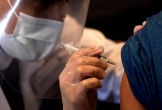 Chính quyền Trump đặt nghi vấn vaccine Covid-19 gây ra tử vong ở trẻ