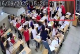 Nam sinh lớp 7 túm tóc, ấn đầu cô giáo