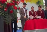 Chú rể 29 tuổi cưới vợ 51 tuổi, gia thế cô dâu gây bất ngờ