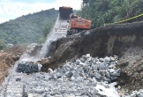 Nghệ An khắc phục hàng chục điểm sạt lở ta luy âm trên quốc lộ 7 do mưa lũ