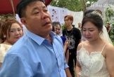 Cha 20 năm 'gà trống nuôi con' khóc tiễn con gái lấy chồng