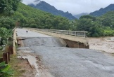 Sơ tán khẩn cấp người dân vì hai bên cầu sụt lún ở Thanh Hóa