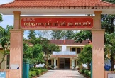 Nữ hiệu phó và hiệu trưởng trong vụ 40 học sinh ngộ độc là bà con thân tộc