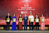 Lãnh đạo tỉnh gặp mặt các cơ quan báo chí và trao giải báo chí Búa liềm vàng năm 2025