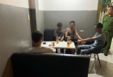Rủ nhau đến quán cà phê 'chơi' ma túy, bị công an ập vào bắt quả tang