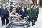 Tổng Bí thư Tô Lâm dâng hương tưởng niệm các đồng chí lãnh đạo tiền bối