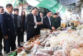 Phó Chủ tịch UBND tỉnh Phùng Thành Vinh kiểm tra công tác chống buôn lậu, gian lận thương mại và hàng giả tại các địa phương thuộc thành phố Vinh cũ