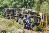 Xe tải lao xuống vực đèo Bảo Lộc, tài xế tử vong trong cabin