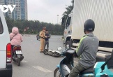 Một người tử vong sau khi va chạm với xe tải tại đường Phạm Hùng