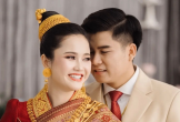 Cô dâu Lào hát 'Hơn cả yêu' tặng chồng ở đám cưới gây sốt