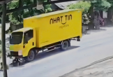 Va chạm với xe thư báo, 2 người đi xe máy thương vong