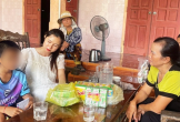 Bé trai nghi bị cha và mẹ kế đánh bầm tím mặt nhập viện điều trị