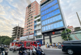 Cháy chung cư gần ngã tư Hàng Xanh, hàng trăm cư dân tháo chạy