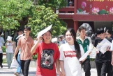 Đề thi môn Ngữ văn lớp 10 Nghệ An quen thuộc mà vẫn 'chạm' cảm xúc thiêng liêng