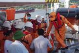 Tàu chở 11 người gặp nạn trên biển, cứu được 9 người, 2 người đang mất tích