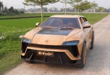 Ông bố Bắc Ninh tự chế 'siêu xe gỗ' giống Lamborghini Urus: Khung gầm sắt, lốp gỗ khắc tay như thật, động cơ điện đặt sau
