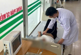 Shipper ngất xỉu, va chạm với ô tô vì giao hàng giữa trưa nắng 40 độ