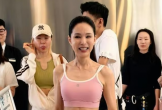 Lý Nhược Đồng khoe cơ bụng săn chắc ở tuổi 60