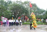 Các đồng chí nguyên Lãnh đạo Đảng, Nhà nước dâng hương tưởng niệm Chủ tịch Hồ Chí Minh