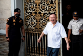 Ông Thaksin được tự do nhờ lệnh ân xá hoàng gia