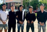 Nhóm công nhân đánh chủ vì chậm thanh toán lương