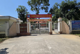 Thầy giáo đưa đề thi học kỳ vào lớp học thêm để ôn luyện