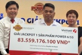 Chủ Jackpot hơn 83 tỷ đồng không đeo mặt nạ nhận giải
