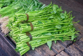 Rau muống ngon bổ đến mấy cũng không nên ăn cùng 2 món này
