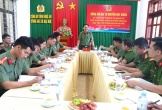 Đồng chí Đại tá Nguyễn Huy Khích, Phó Giám đốc Công an tỉnh làm việc với Công an xã Đại Huệ