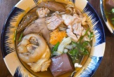 Quán bún bò “giàu” nhất Hà Nội: Giá 65.000 mà được phục vụ như vua chúa, không gian như resort 5 sao, có cả hồ bơi riêng