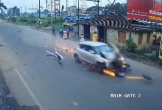 Sang đường, người đàn ông đi xe máy bị ô tô đâm văng 90 mét