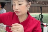 Livestream, 'cô dâu 62 tuổi' Thu Sao khiến CĐM ngã ngửa với nhan sắc hiện tại, chồng cũ Hoa Cương bị réo tên
