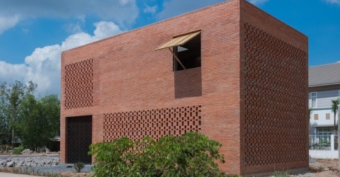 Chiêm ngưỡng ngôi nhà gạch mộc ở Đồng Nai gây sốt báo ngoại