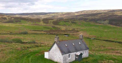 Khám phá gây sốc về ngôi nhà tiền tỷ biệt lập giữa cao nguyên