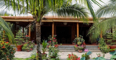 “Biệt phủ” làm từ 4.000 cây dừa của “đại gia” miền Tây