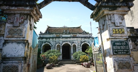 Biệt thự cổ trăm tuổi của đại gia buôn gạo nức tiếng một thời