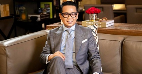 Biệt thự xa hoa của NTK Thái Công và bạn đời kém 17 tuổi