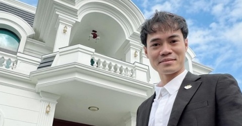 Toàn cảnh biệt thự 12 tỷ tặng ba mẹ của tiền đạo Văn Toàn