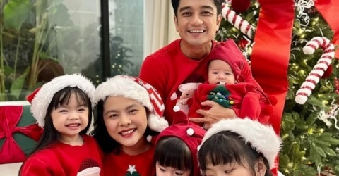 Bên trong biệt thự nghìn mét vuông ngập sắc đỏ của Vân Trang