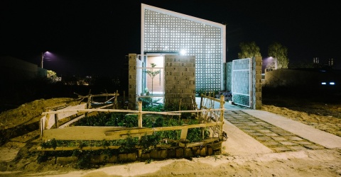 Bất chấp hướng Tây, nhà ống 1 tầng vẫn mát rượi quanh năm