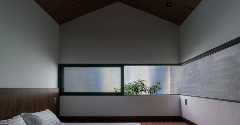 Nhà “bọc tôn” vẫn mang thiên nhiên vào từng ngóc ngách