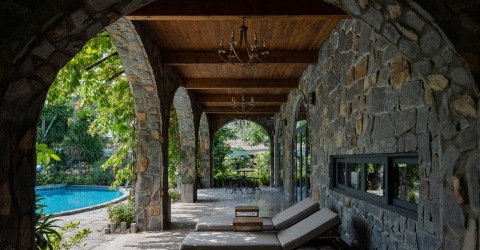 Biệt thự đậm kiến trúc Pháp rộng “thẳng cánh cò bay” ở Đà Nẵng