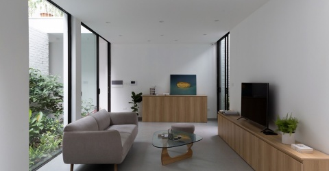 Sâu trong ngõ nhỏ, nhà Hà Nội vẫn thoáng sáng lạ thường