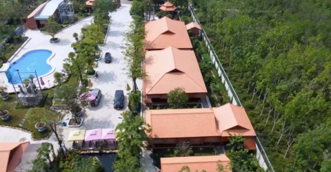 Cận cảnh biệt phủ 15ha toàn gỗ hiếm của ‘đại gia chân đất’