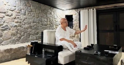 Ngôi nhà trong hang đá của ông Đặng Lê Nguyên Vũ có gì?